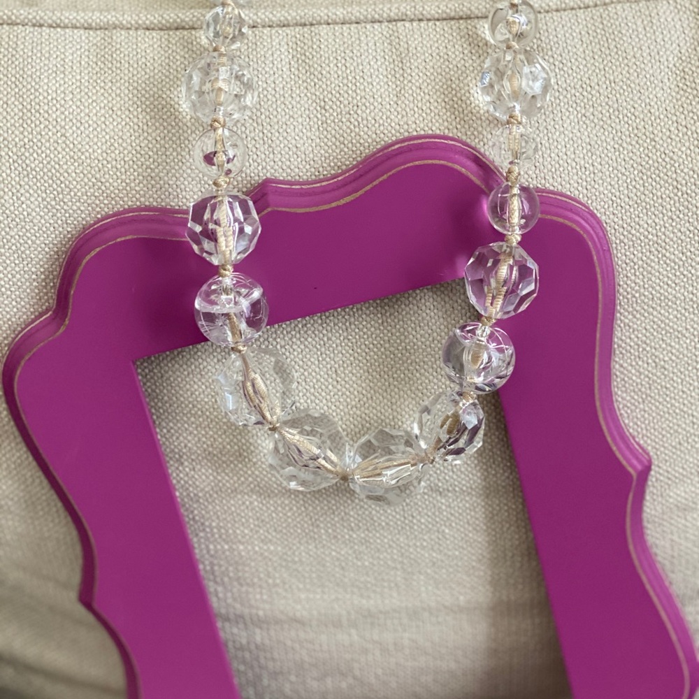 Clear lucite bead necklace!